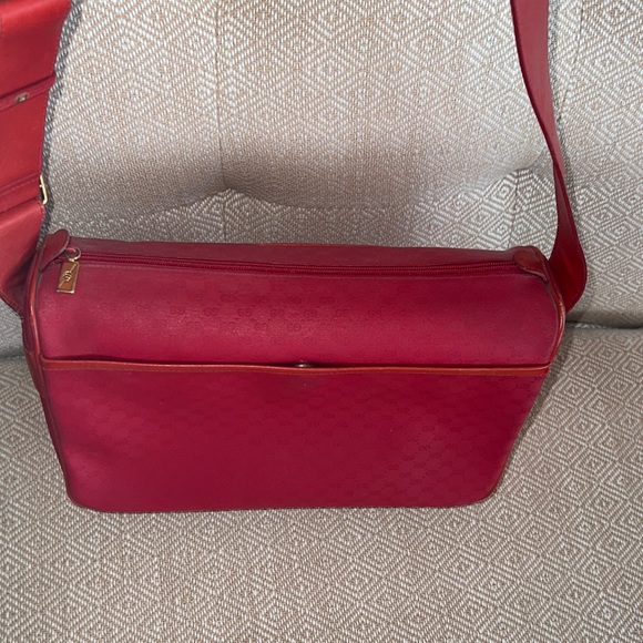 Gucci Red Shoulder Bag - Picture 2 of 13